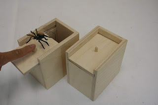 Hilarious SPIDER SCARE BOX PRANK, Wooden Scarebox Joke, Funny Practical Joke, GAG Gift