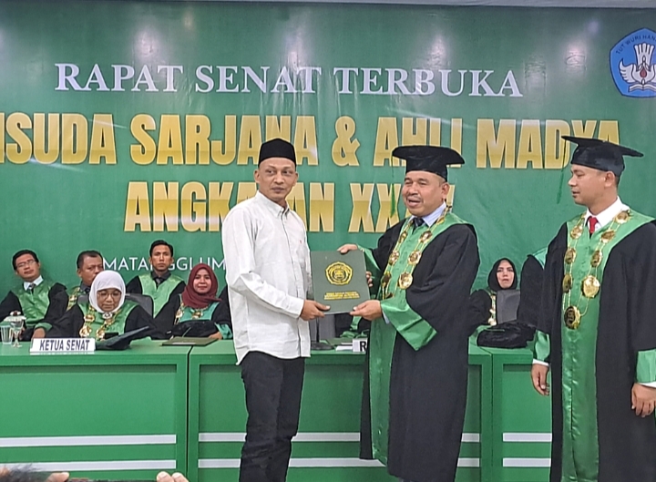 Ilham Akbar Terima Data Alumni Secara Simbolis dari Rektor Umuslim