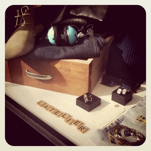 Vitrine Homme : Chaussures Anniel, Headphones Spitfire