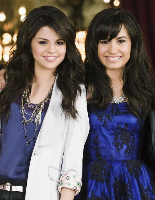 Demi Lovato e Selena Gomez trocam tweets