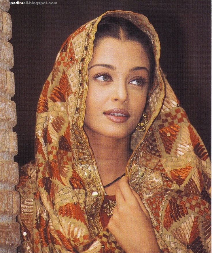 Aishwarya Rai Hot 2002