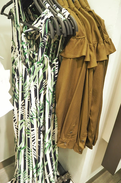  Zara - leaves tropical jumpsuit