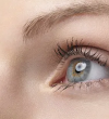 This instant anti-wrinkle treatment can leave your eye contour smooth all day long
