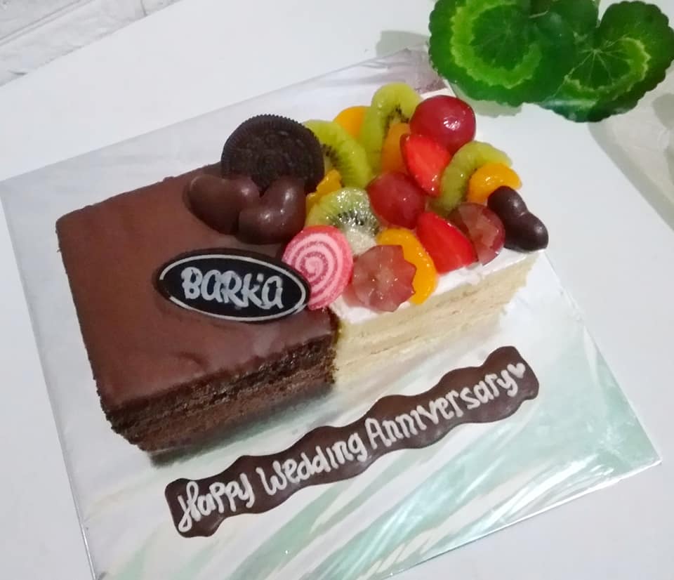 Wedding Anniversary Cake atau Kue Untuk Peringatan Hari 