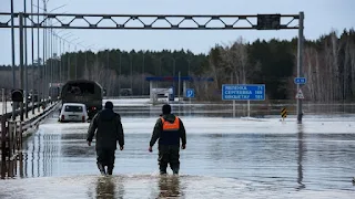 Kazakh emergency: Thousands of homes are still submerged in flood waters