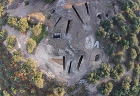 Βρήκαν αρχαίο ασύλητο τεράστιο τάφο  στα Αηδόνια Νεμέας - Στο φως αρχαιολογικοί θησαυροί
