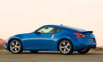 2011 Nissan 370Z Coupe Rear Side View