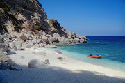 Il mare incanta, il mare uccide, commuove, spaventa, fa anche ridere, . (golfo orosei cala sisine sardegna)