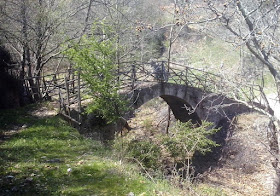 ΤΟ ΑΓΝΩΣΤΟ ΜΕΤΑΒΥΖΑΝΤΙΝΟ ΠΑΡΑΔΟΣΙΑΚΟ ΠΕΤΡΙΝΟ ΓΕΦΥΡΙ ΤΟΥ ΜΟΣΧΟΠΟΤΑΜΟΥ ΠΙΕΡΙΑΣ 