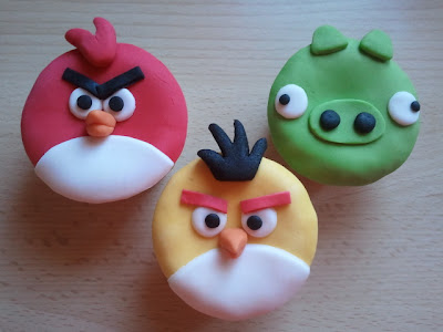 Angry birds cupcakes fondant