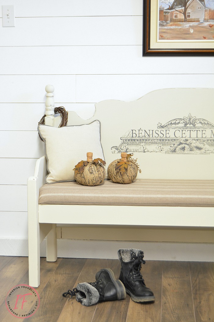 White Headboard Bench With French Graphic