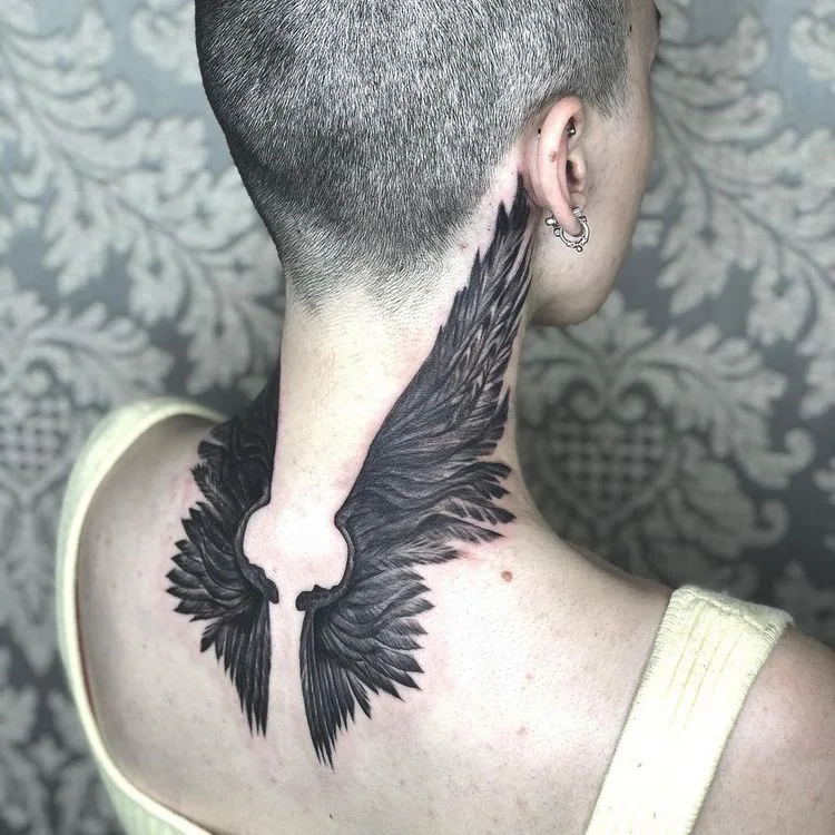 Tatuajes de alas para chicas