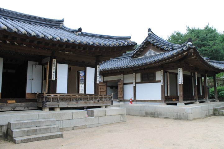 Rumah Tradisional Korea JENDELA KOREA