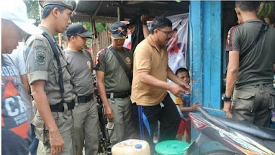 Meresahkan Masyarakat , Satpol PP Sita Ratusan Liter Tuak