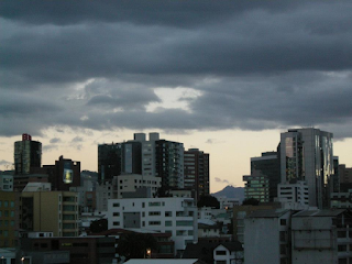 https://commons.wikimedia.org/wiki/File:12_de_Octubre_Avenue_Skyline,_modern_downtown_Quito.png