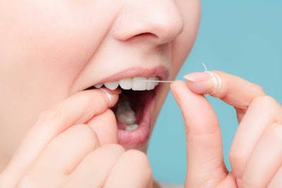 Dùng chỉ nha khoa trước hay sau khi đánh răng thì tốt hơn? 1