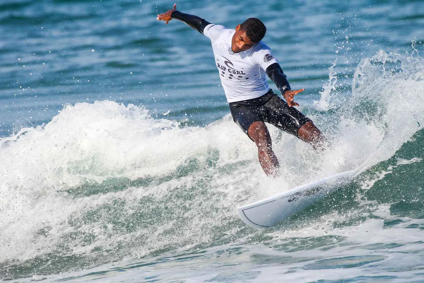 Highlights Men s Action Underway at Rip Curl Pro Anglet