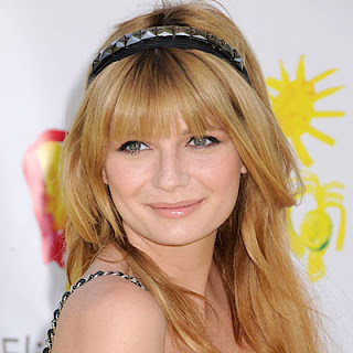 Fringe Hair Cuts on Medium Length Haircut  Full Fringe Hairstyles 2012   Modern And