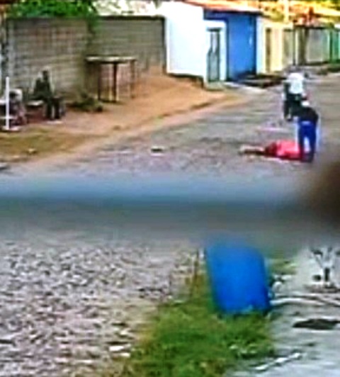 Câmera flagra momento em que homem é executado a tiros em rua do bairro Frei Higino