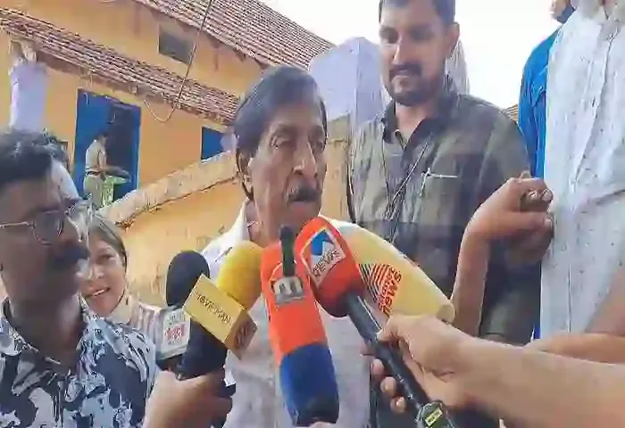 Actor Sreenivasan About Democracy, Thrippunithura, News, Actor Sreenivasan, Democracy, Politics, Vote, Lok Sabha Election, Criticism, Media, Kerala