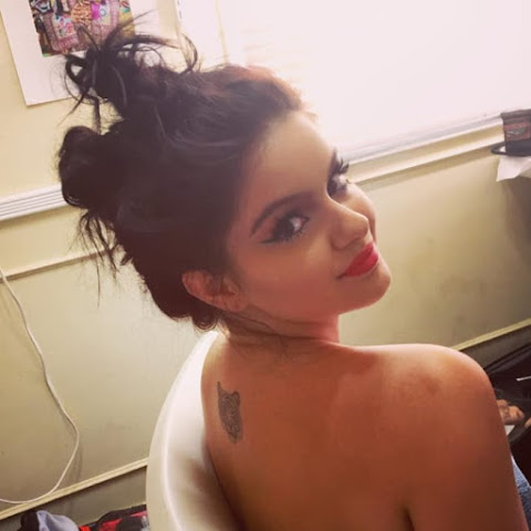 Ariel Winter and Her Sister Get Tattoos Together