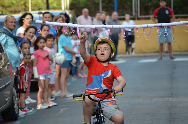 Carrera de cintas infantil en Llano