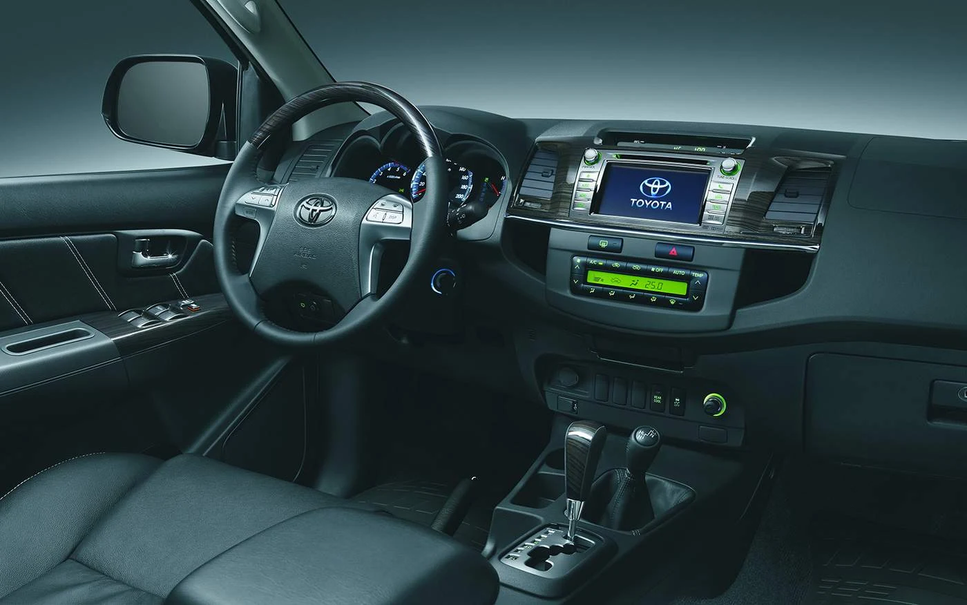 Toyota Hilux SW4 2015 - interior preto