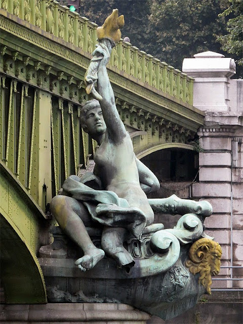 Navigation by Jean-Antoine Injalbert, Pont Mirabeau, Paris