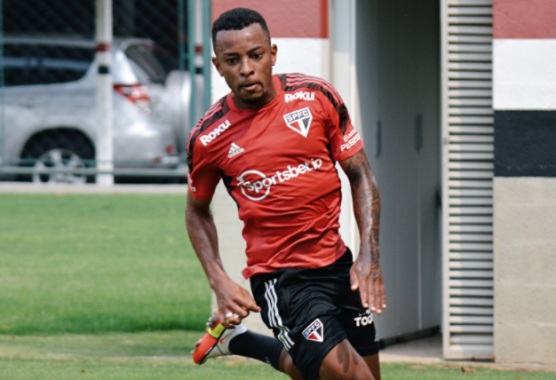 Welington volta aos treinamentos com elenco  do São Paulo e pode voltar a jogar