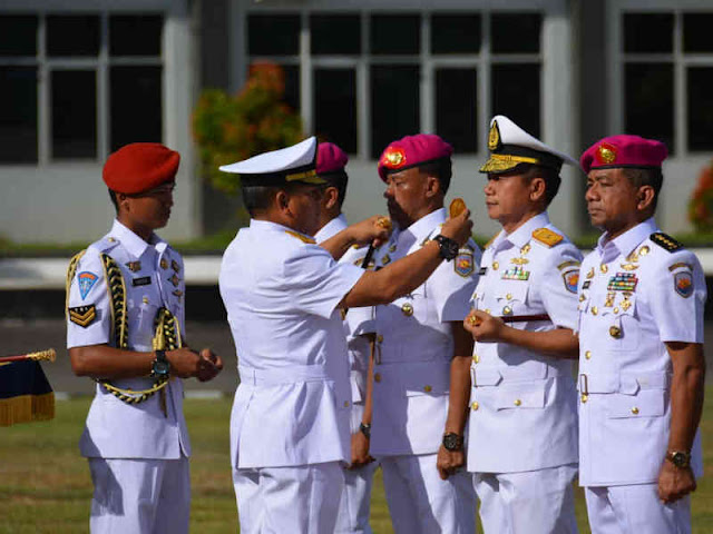 Ariawan Pimpin Sertijab Danlantamal X dari Ipung Purwadi ke Nurri Andrianis Djatmika 