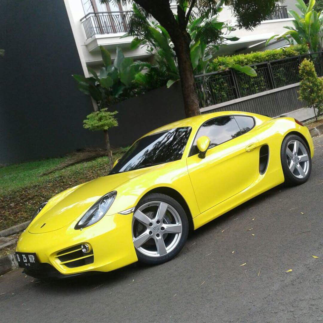 Juragan Mobil Mewah Bekas  Yellow Porsche Cayman LAPAK 