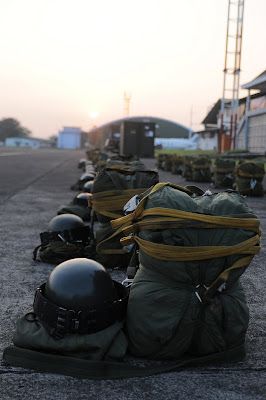 Foto Misi Pertama Latma Cope West 2011 Penerjunan 22 Prajurit TNI-AU