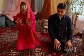 Paris Hilton Converts to Islam