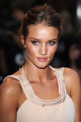 rosie huntington whiteley style