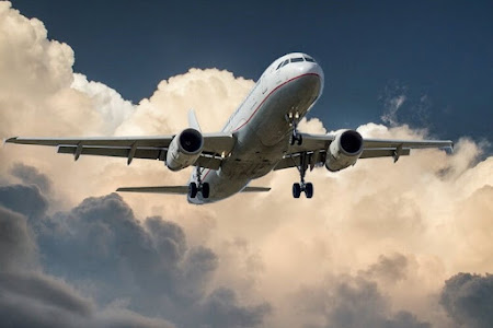 5 Manfaat Membeli Asuransi Penerbangan, Salah Satunya Klaim Pesawat Delay