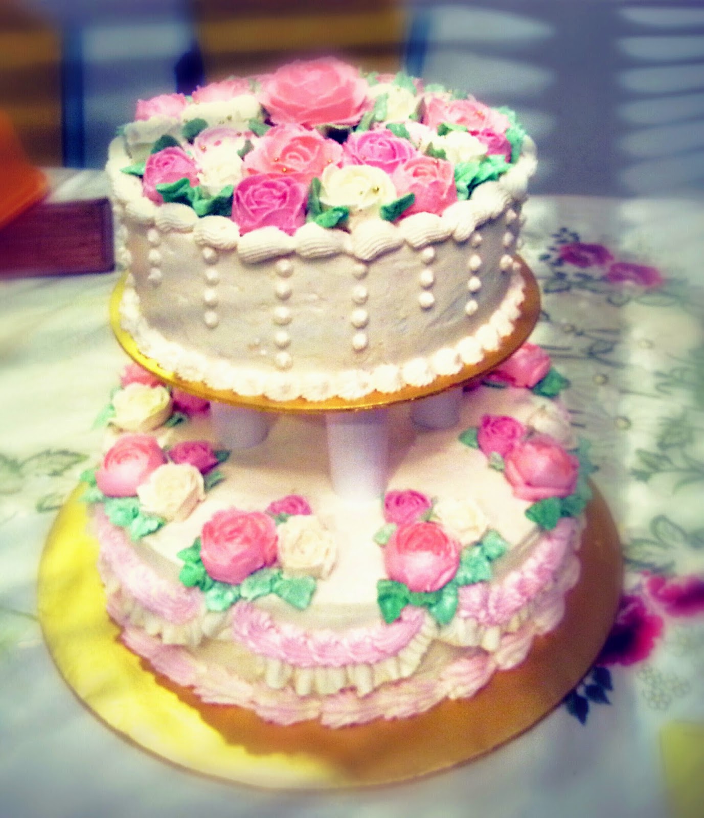 ISAURA KITCHEN: Kek Kahwin 2 tingkat tema pink dan cream