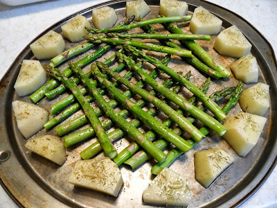 asparagus and potatoes, ready for baking