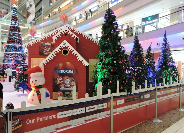 The lively Christmas decor at KORUM Mall ushers in the festive spirit