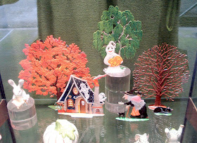 Flat Figures; Flats - Halloween Scene; Halloween Flats; Halloween Novelty Toy; Halloween Toy Figures; Halloween Toys; Lead Flats; Lead Flats Vignette; Pumpkins; Scully & Scully; Scully And Scully; Skeletons; Small Scale World; smallscaleworld.blogspot.com; Sprites; Window Dressing;