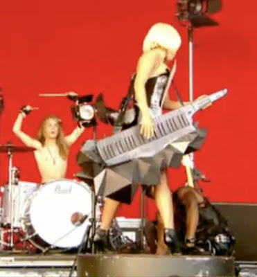 Lady Gaga Man Glastonbury. Lady Gaga with a Keytar I