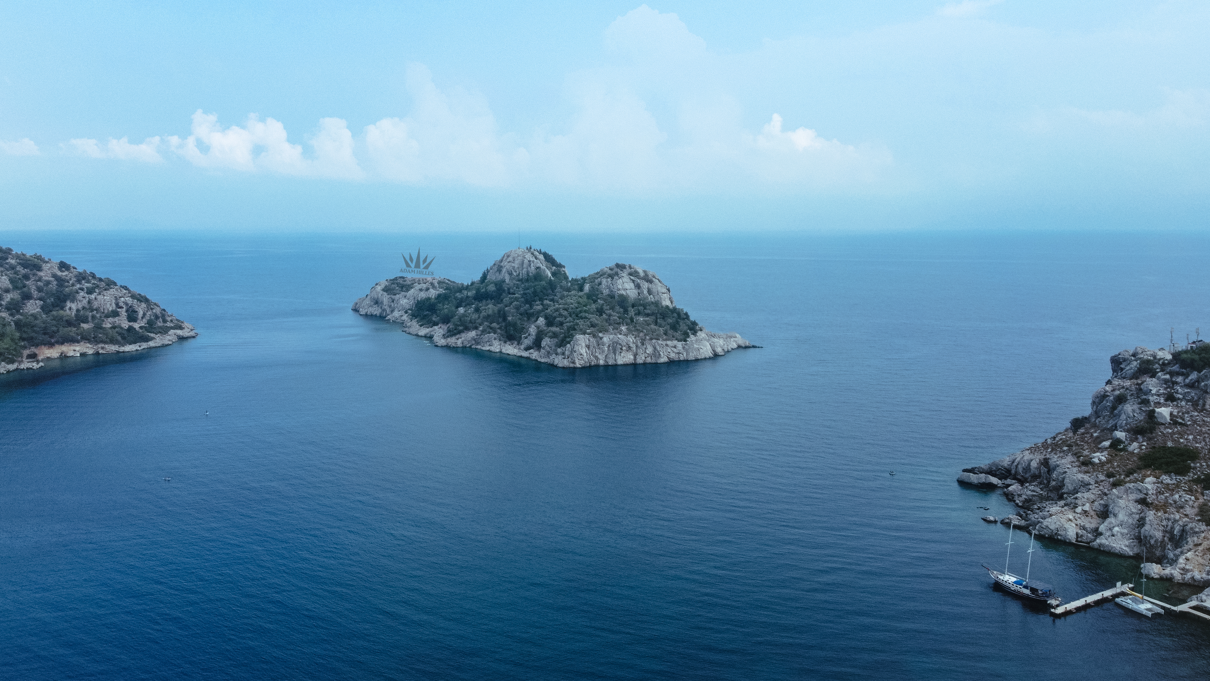 صورة جوية جزيرة في منتصف البحر خلفيات جوية island