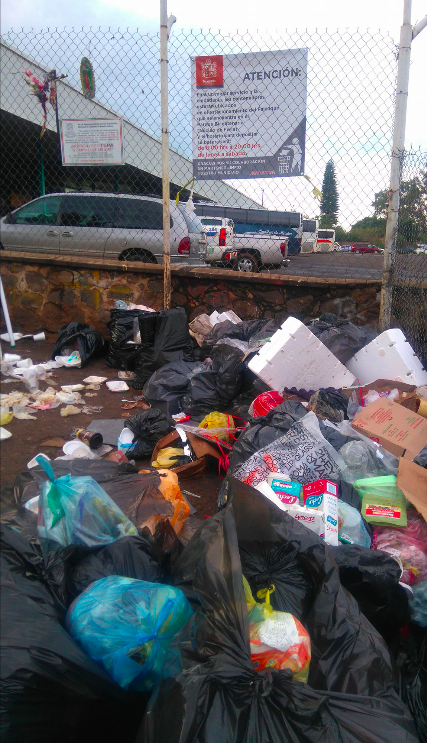 Quitaron basureros pero la basura siguió llegando