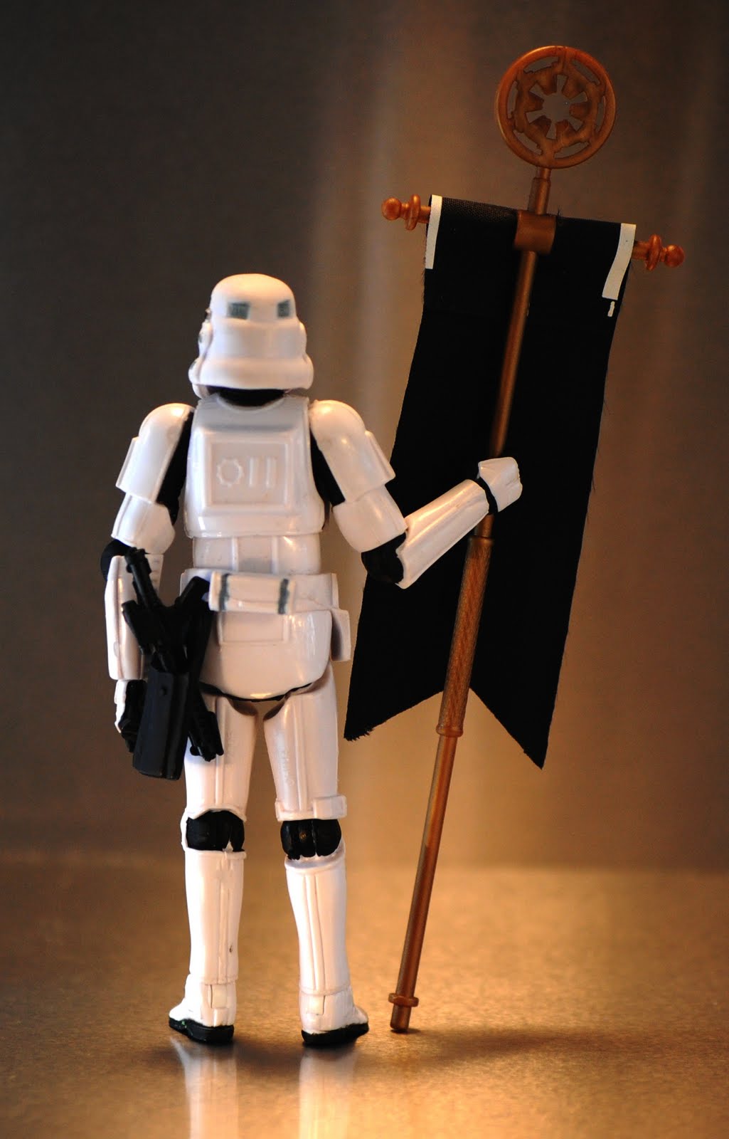 ACTION FIGURE EMPIRE: Exclusive 501st Stormtrooper: A Salute To The Legion!