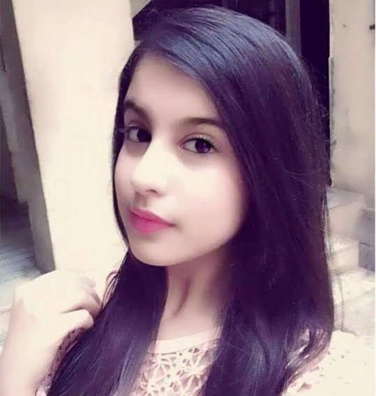 আমার ভোদার মধ্যে কেউ কামনার আগুন ধরে দিয়ে ছিল।