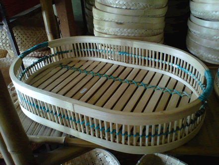  Kerajinan  Bambu   Nampan  kerajinan  dari  bambu 