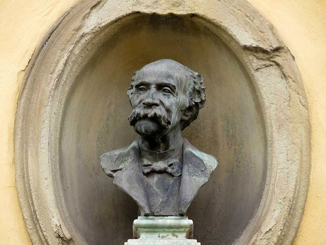 Bust of Giuseppe Fattori by Fosco Tricca, Academy of Fine Arts, via Battisti, Florence