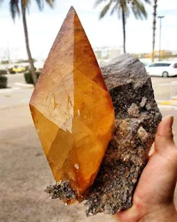 Crystal Habits and Forms. Scalenohedron Calcite on Dolomite from the Elmwood Mine in Tennessee