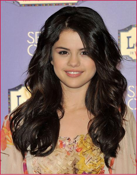 selena gomez hairstyles. Selena Gomez Hairstyles. Actress and singer Selena Gomez presents her new 
