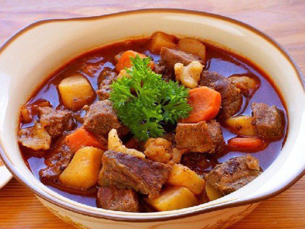 Thêm thìa này khi hầm thịt bò, thịt mềm nhanh, tiết kiệm được cả nửa thời gian nấu - 1
