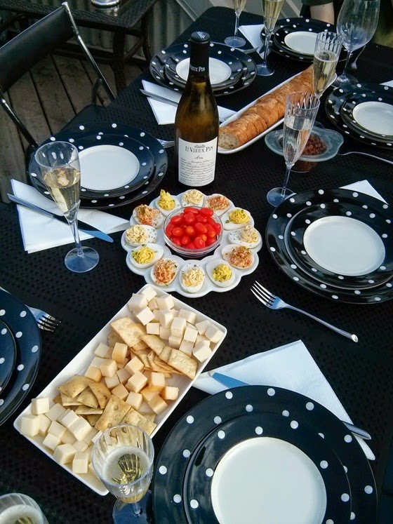 Hearty mixed Hors D'oeuvres with Le Vieux Pin 2012 Ava